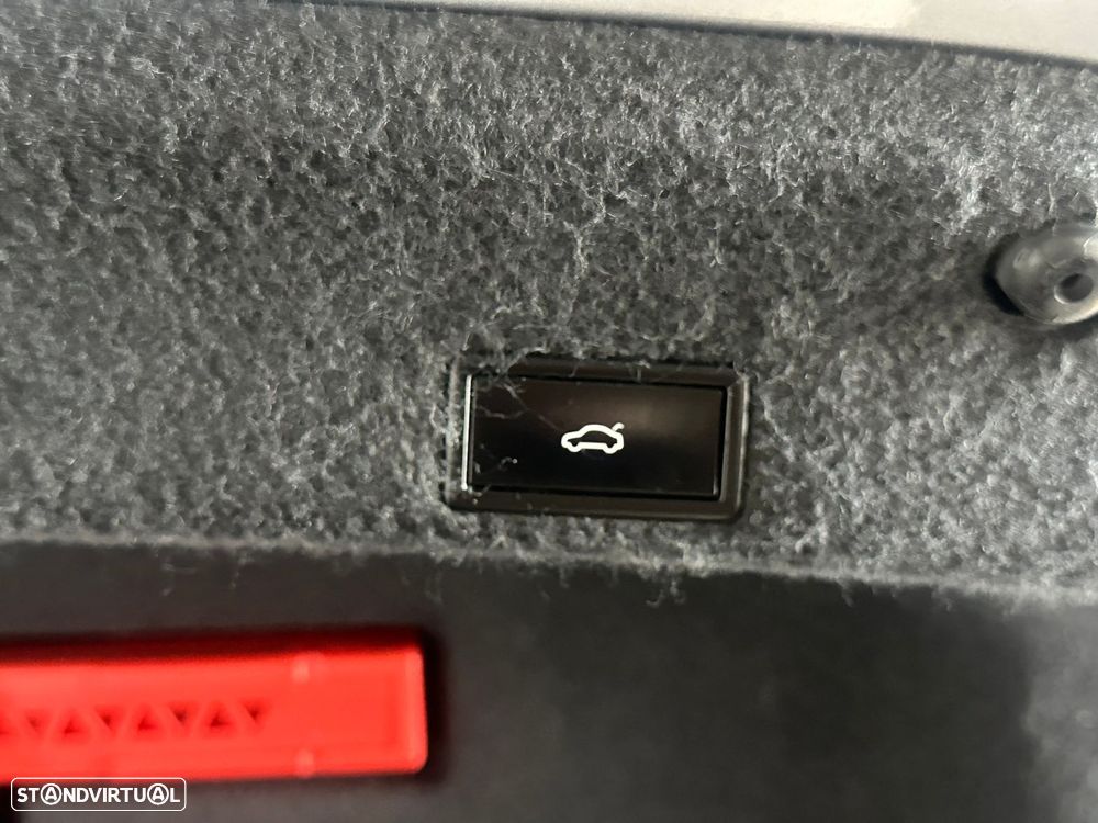 VW Passat 1.6 TDI Business DSG - 23