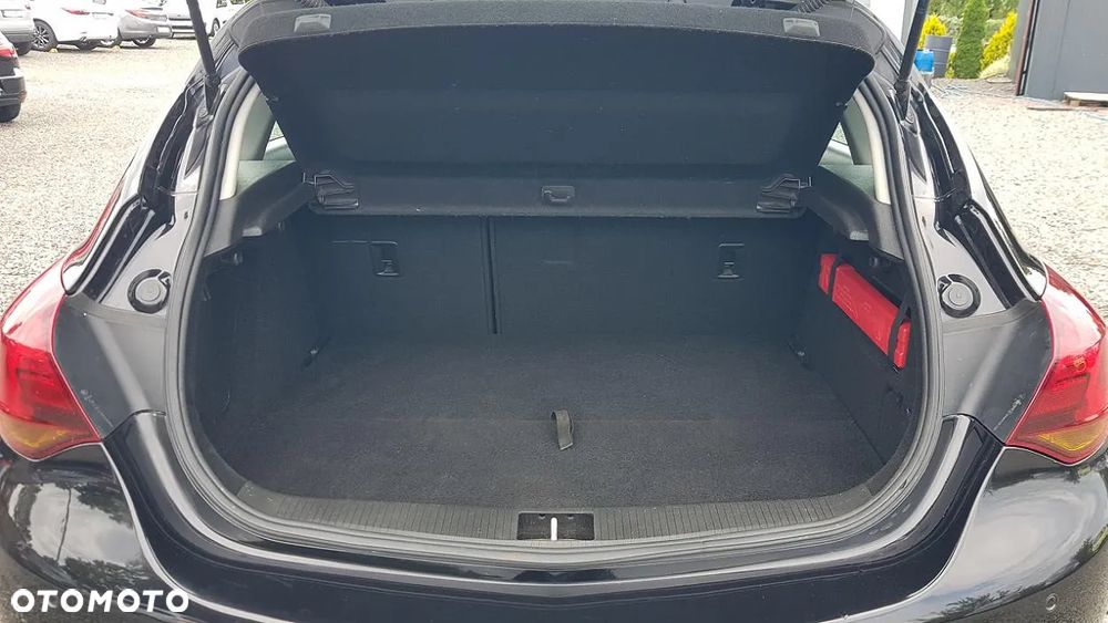 Opel Astra 1.6 Turbo Cosmo - 12