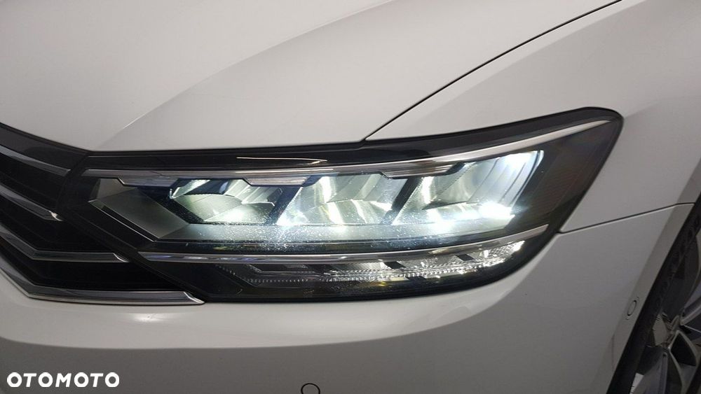 Volkswagen Passat - 10