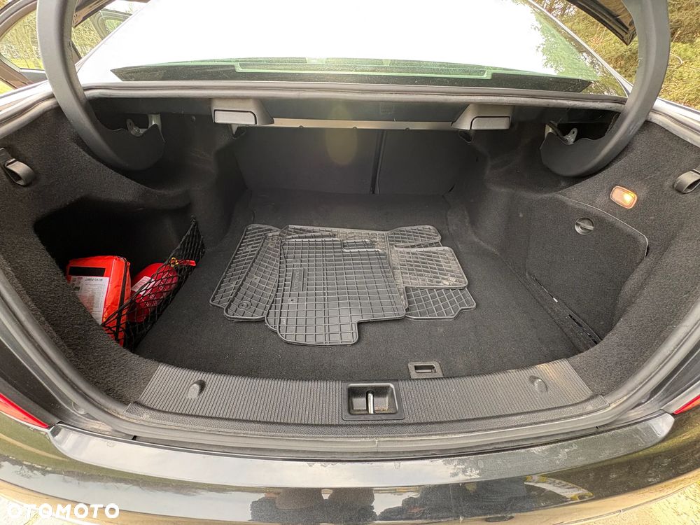 Mercedes-Benz Klasa C 180 CGI BlueEff Classic - 13