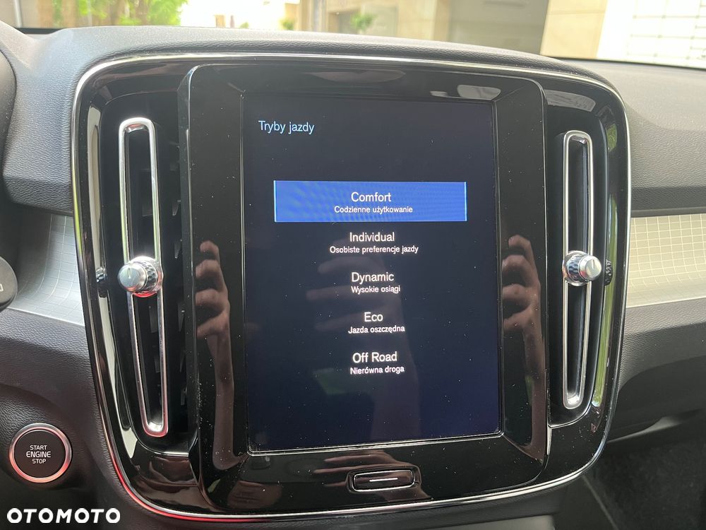 Volvo XC 40 D3 Momentum Pro - 25