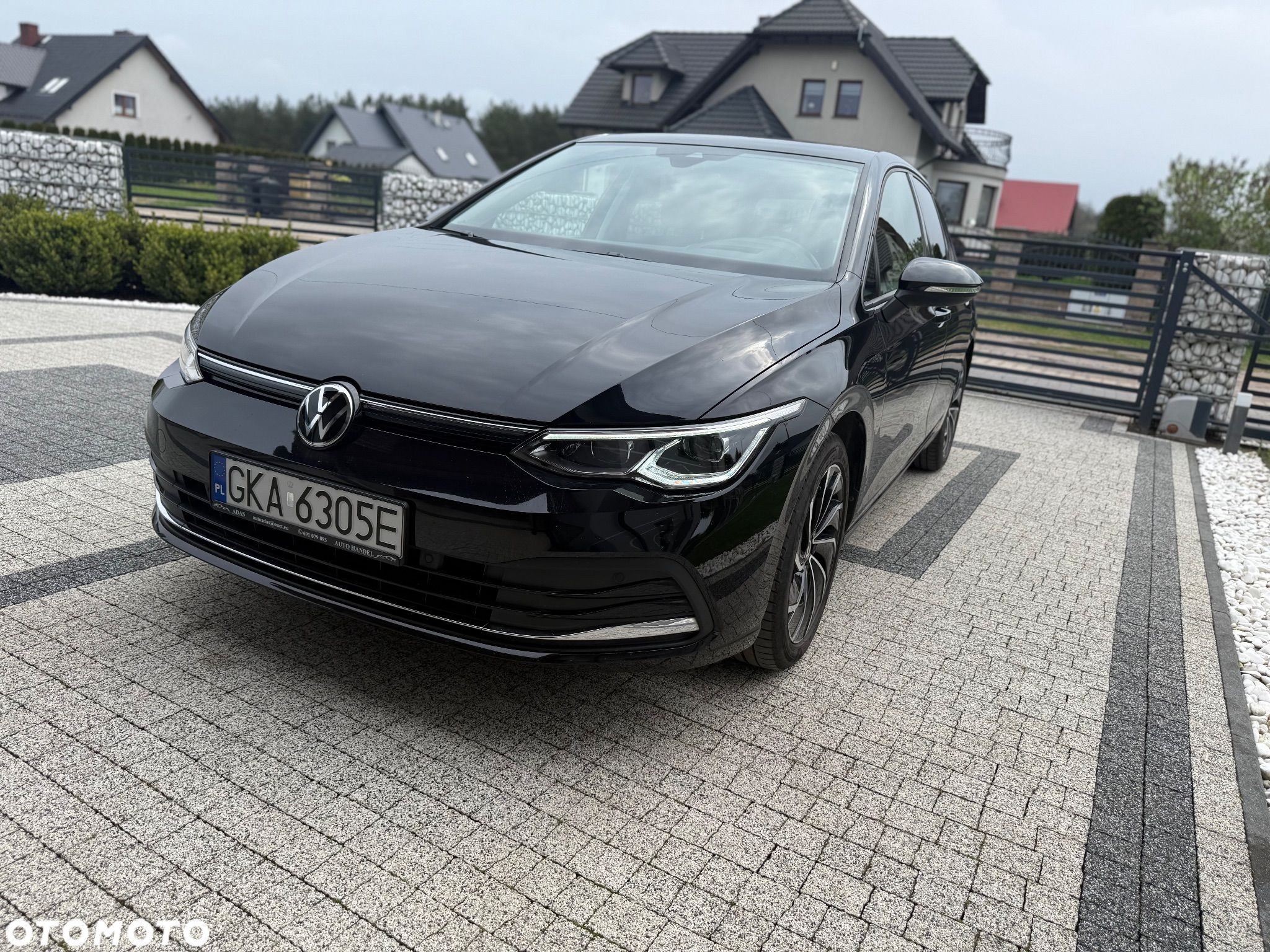 Volkswagen Golf - 1