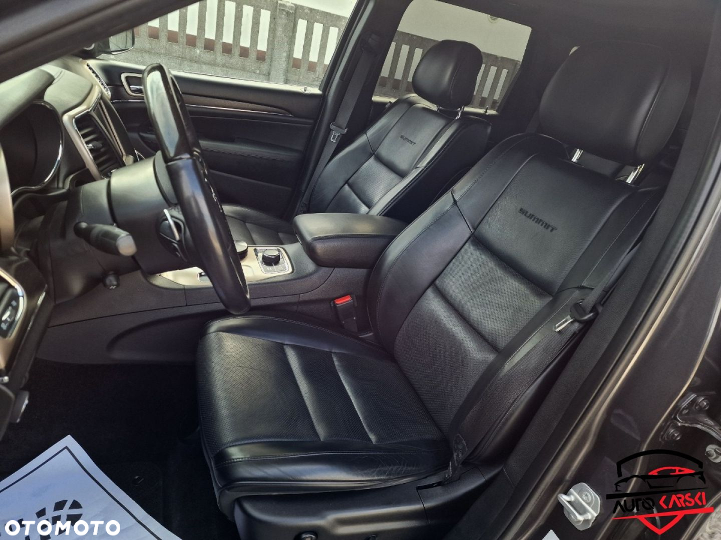 Jeep Grand Cherokee - 21