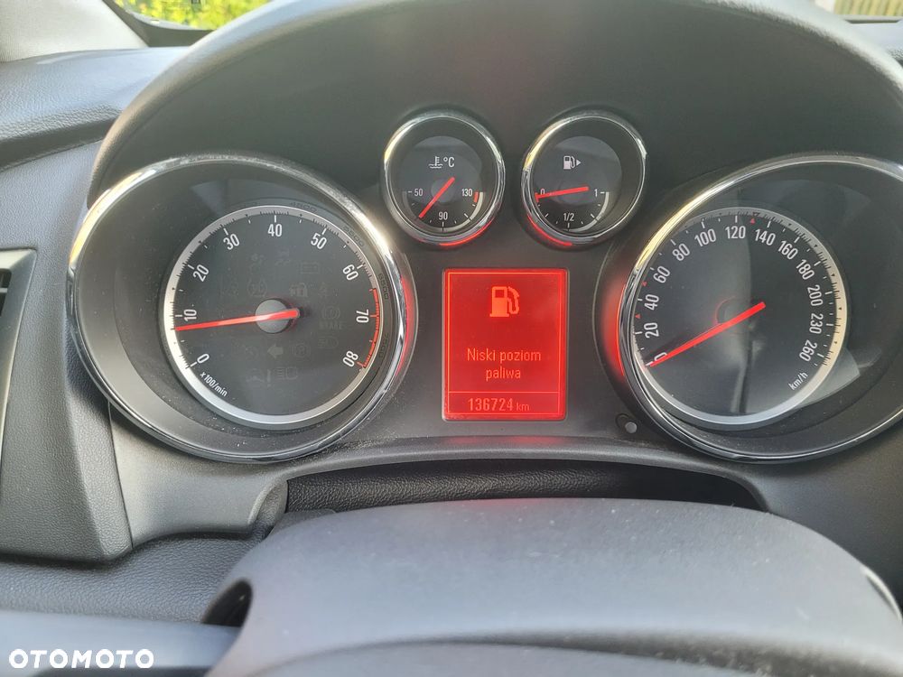 Opel Astra 1.4 Turbo - 36