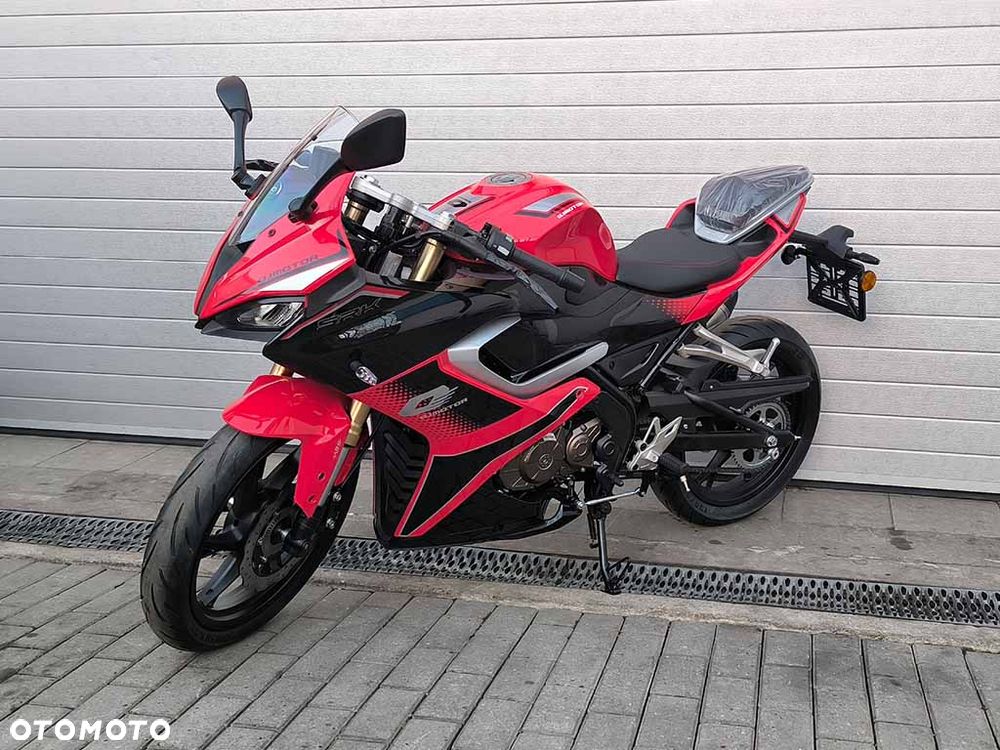 QJMOTOR SRK 125R - 16