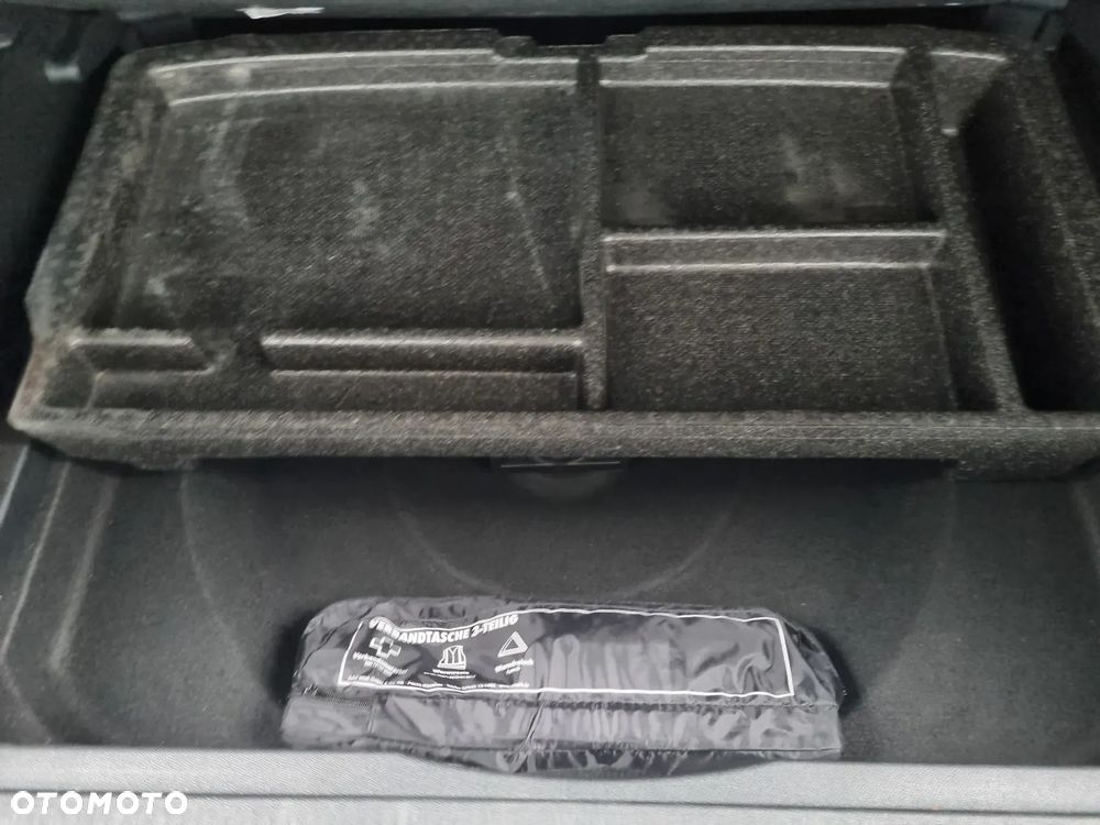 Peugeot 3008 1.2 PureTech Allure S&S EAT6 - 36