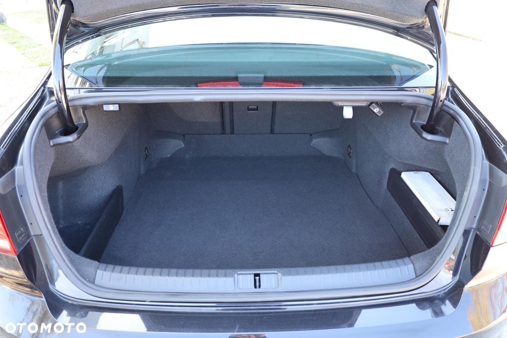Volkswagen Passat 2.0 TDI EVO Business DSG - 41