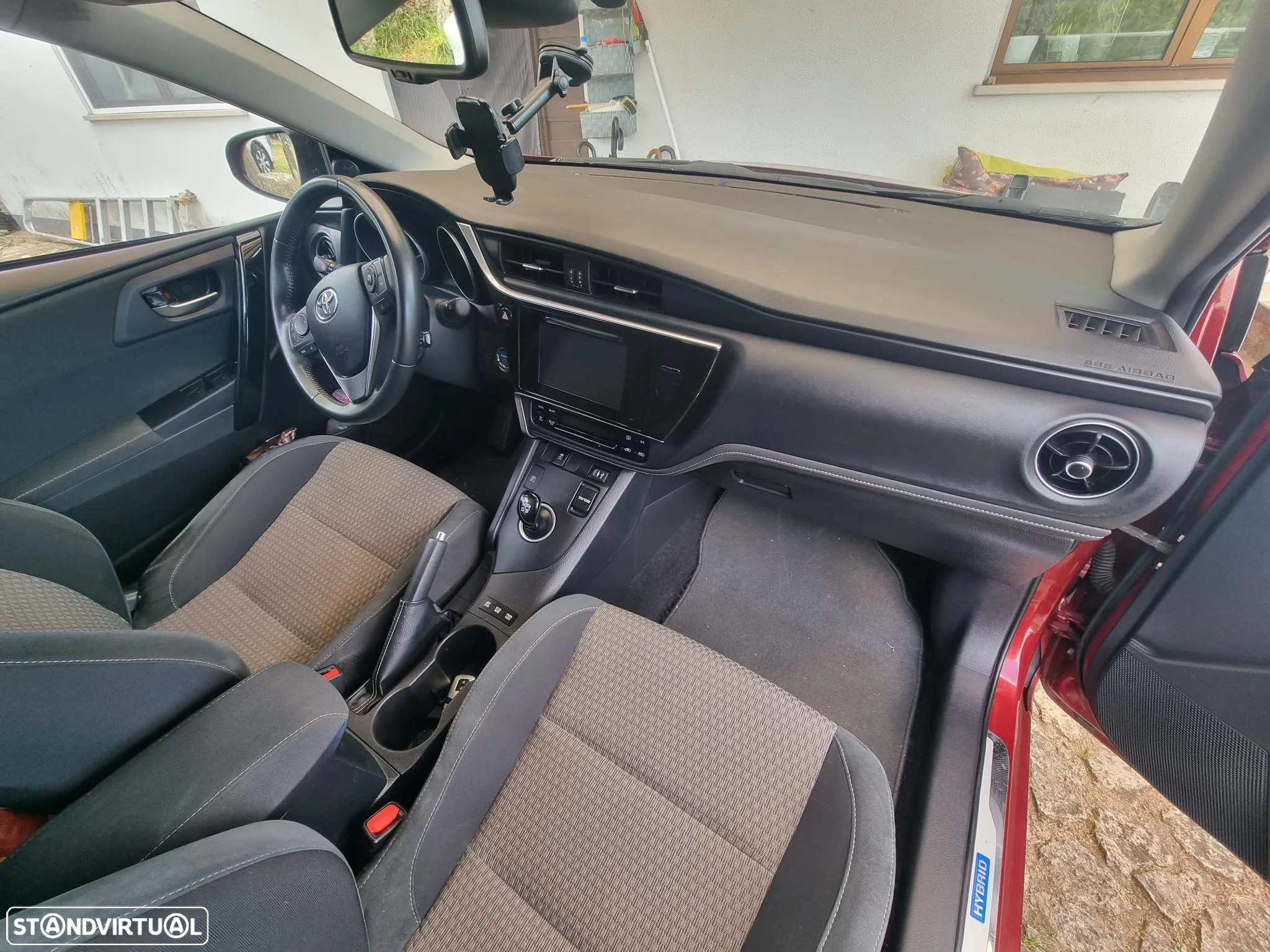 Toyota Auris Touring Sports 1.8 HSD Comfort +P.Techno+P.Sport - 12