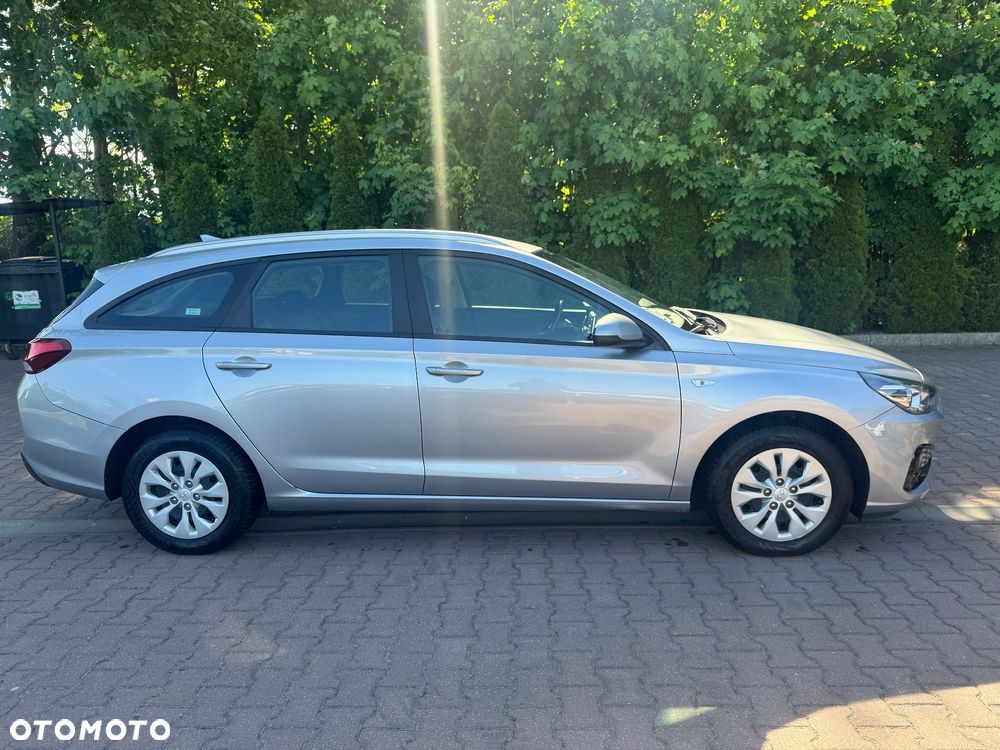 Hyundai i30 1.5 DPI Classic + - 6