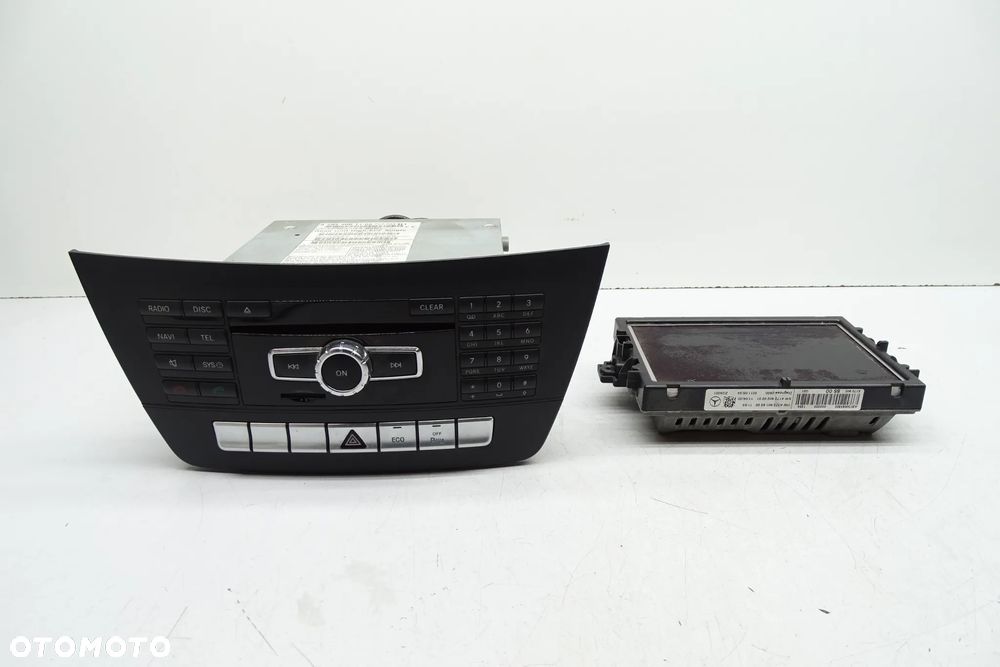 Mercedes C Klasa W204 LIFT Radio z wyświetlaczem A2049001108 A1729016500 - 1