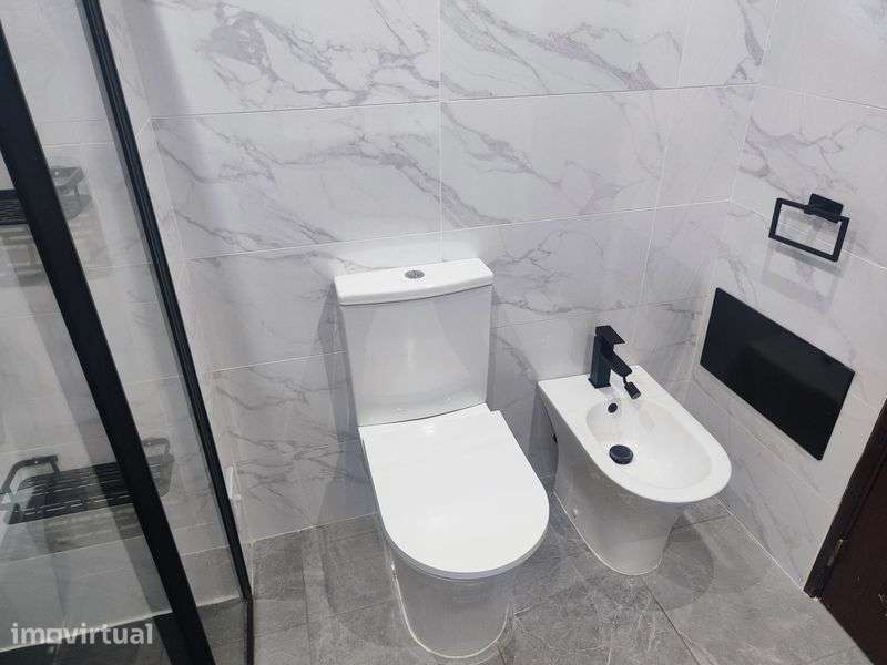 T2 com 84 m², Varanda e Ar Condicionado | Quinta do Conde - Grande imagem: 4/12