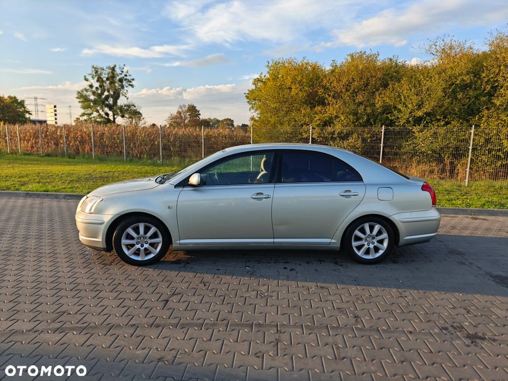 Toyota Avensis - 6