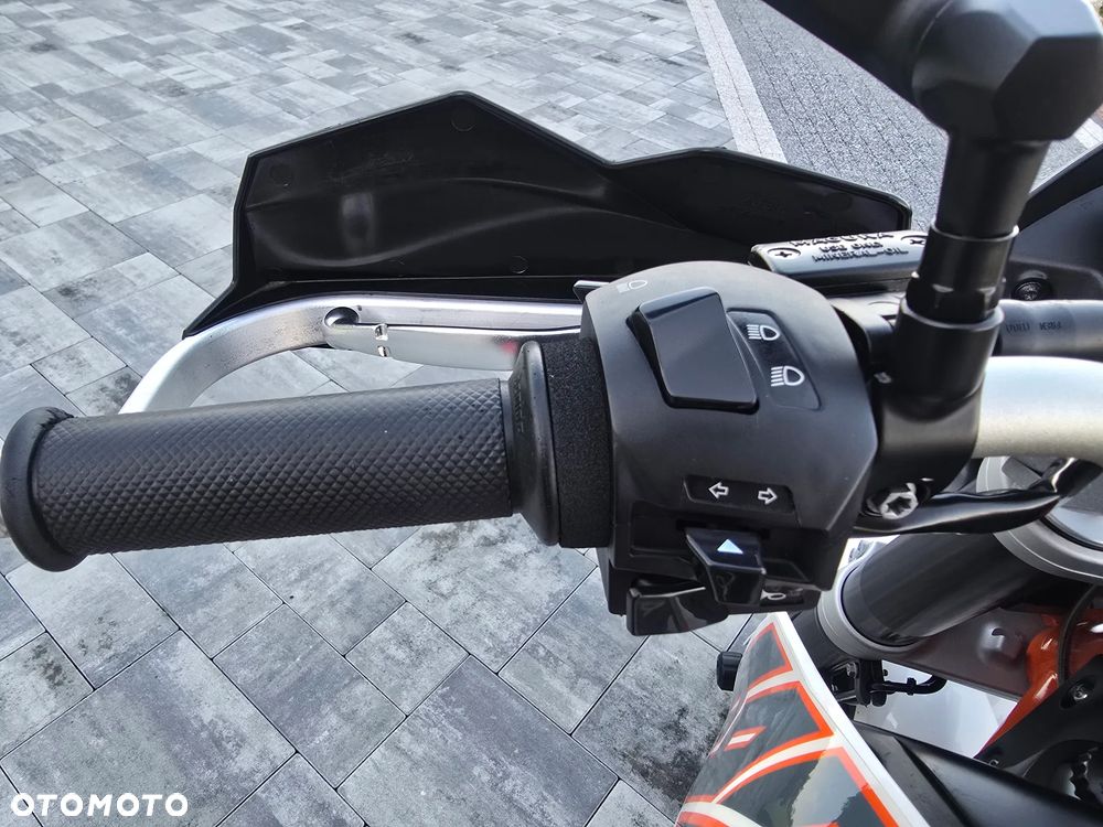 KTM Duke - 25