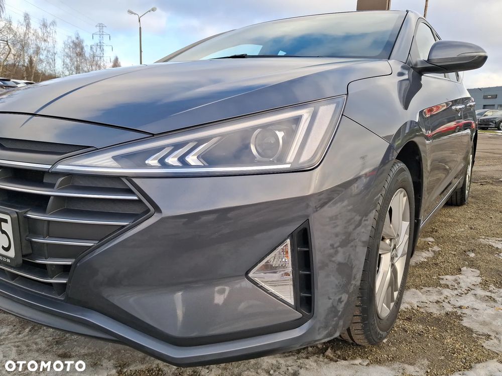 Hyundai Elantra 1.6 Comfort - 27