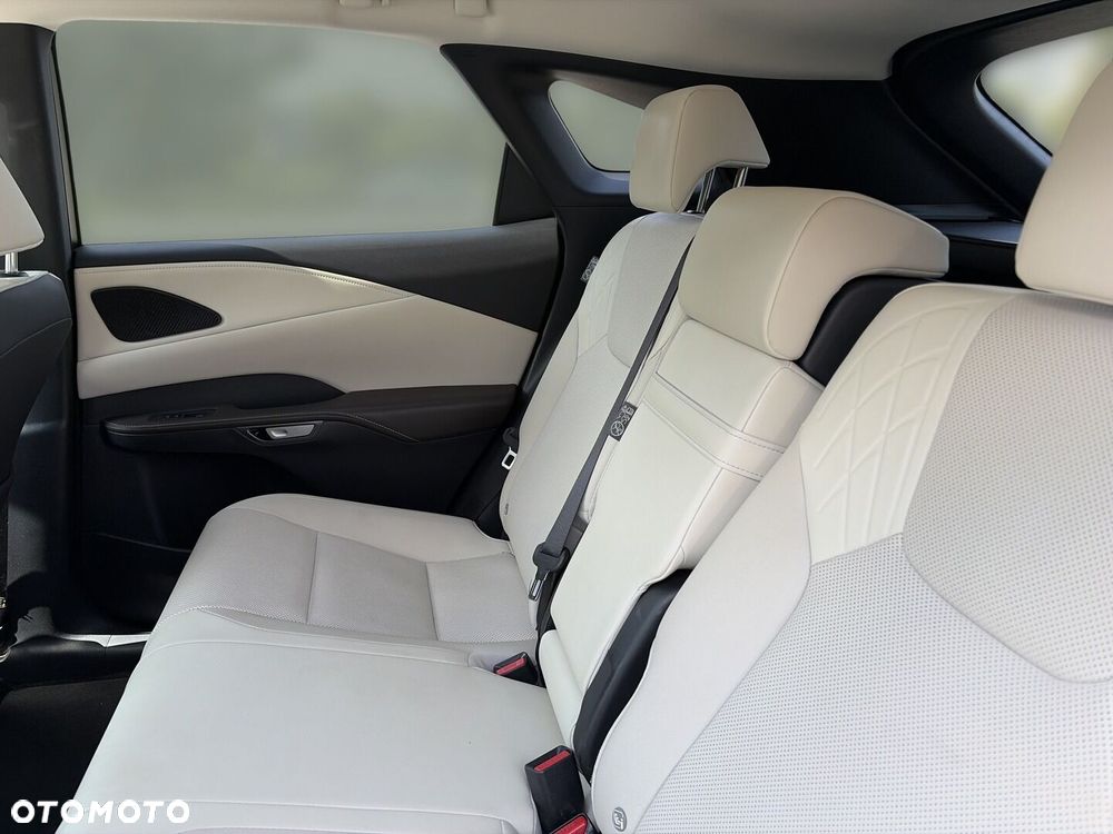 Lexus RX - 16