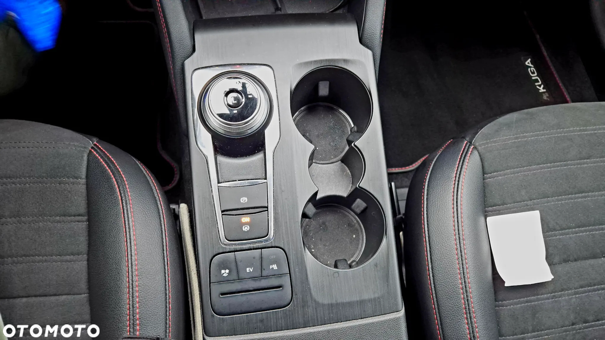 Ford Kuga 2.5 Duratec PHEV ST-LINE - 25
