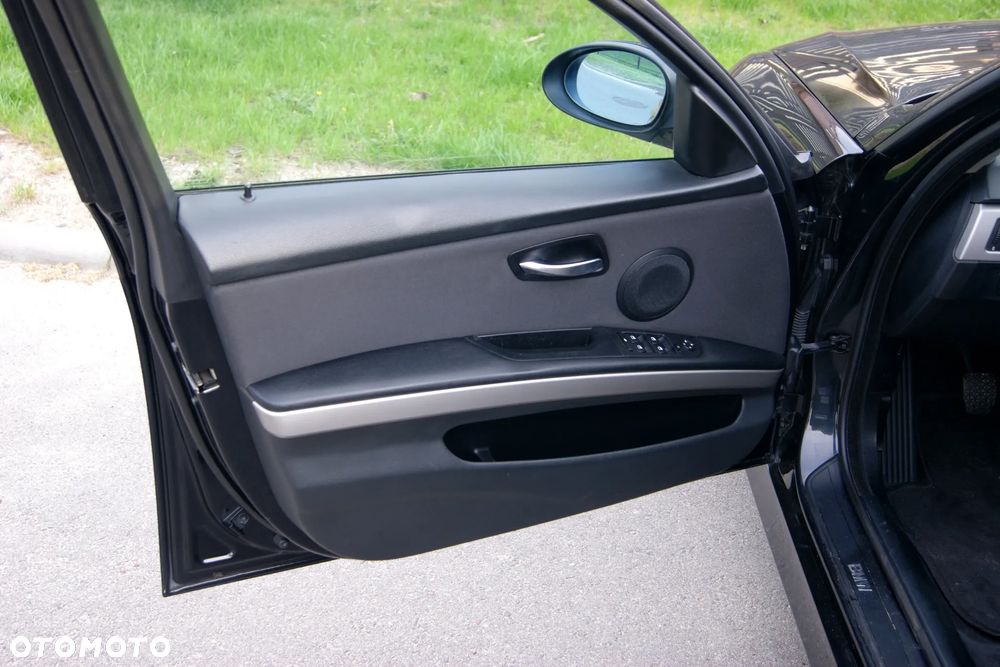 BMW Seria 3 318i - 17