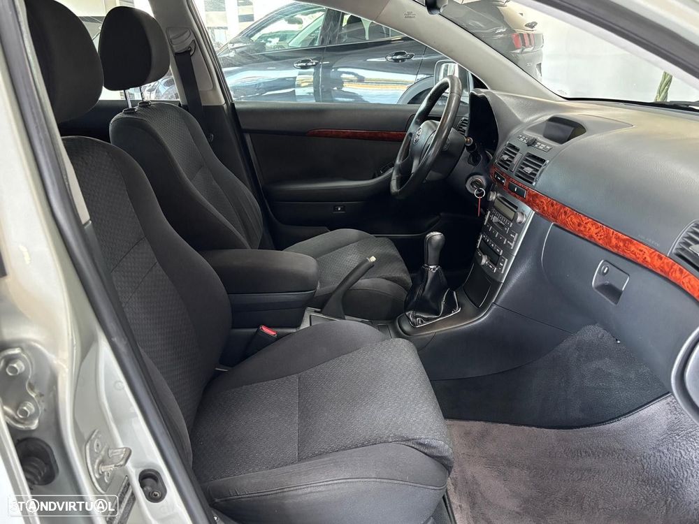Toyota Avensis SW 2.0 D-4D - 9
