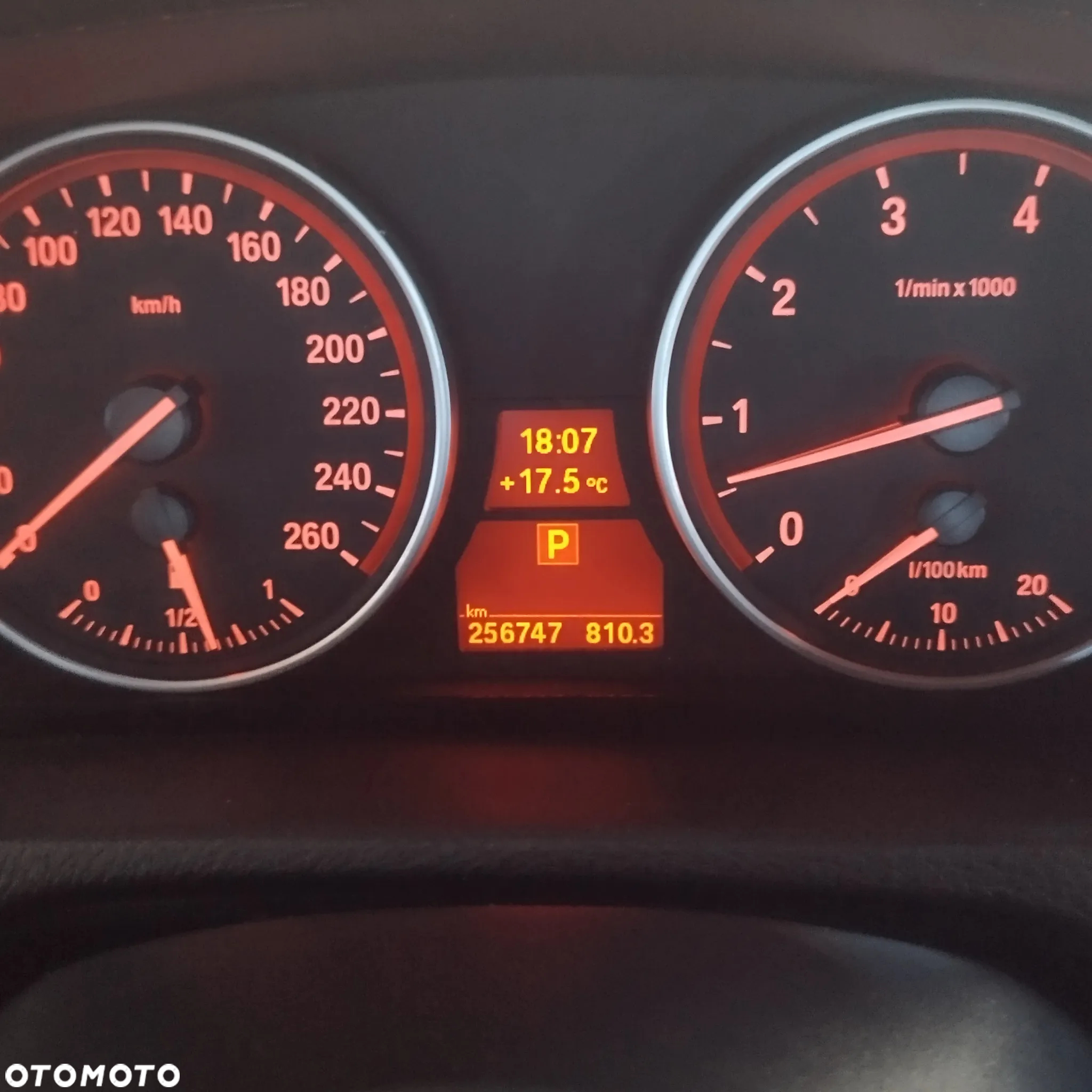 BMW X5 4.8i xDrive - 11