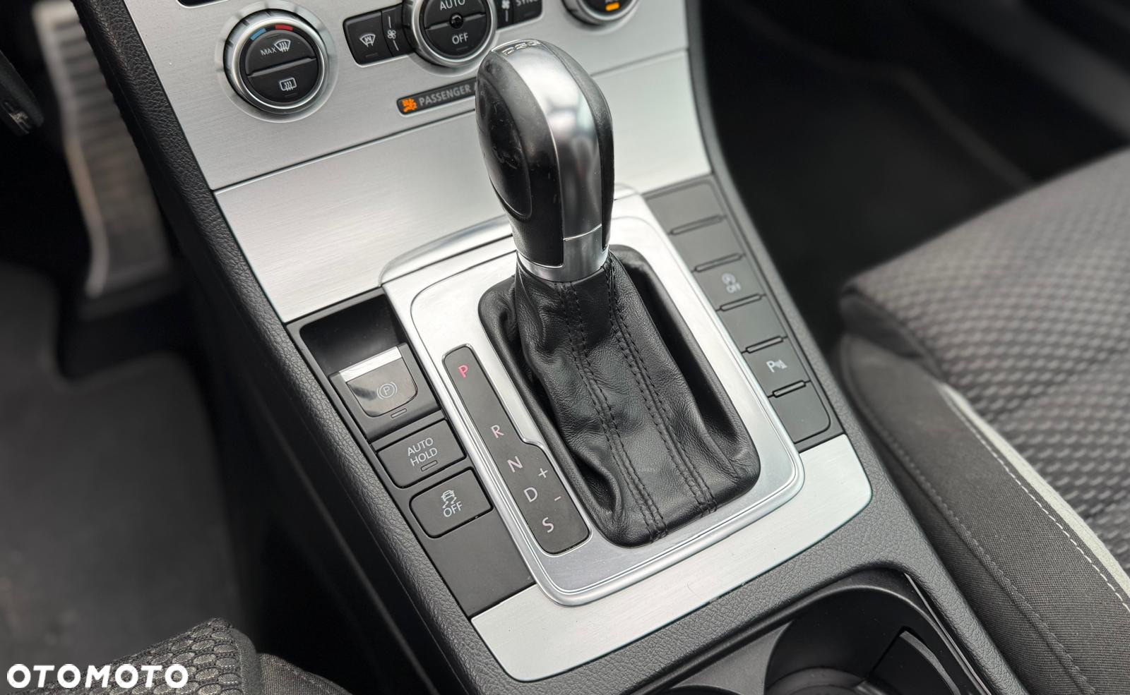 Volkswagen Passat 2.0 TDI Highline R-Style DSG - 19