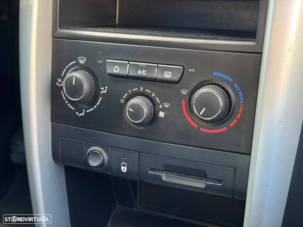 Peugeot 207 1.4 HDi Premium - 20