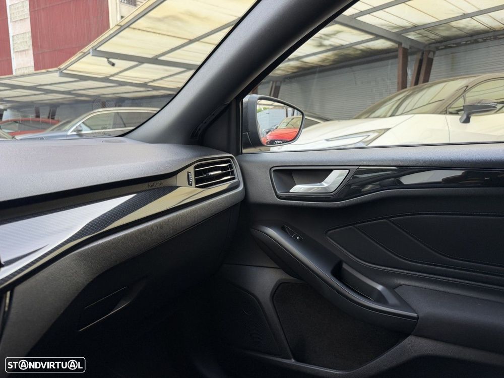 Ford Focus 1.5 TDCi EcoBlue ST-Line - 27