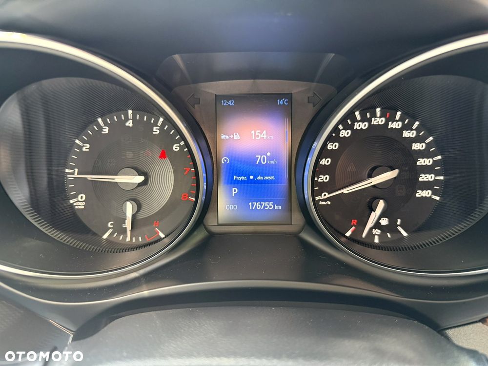Toyota Avensis - 17