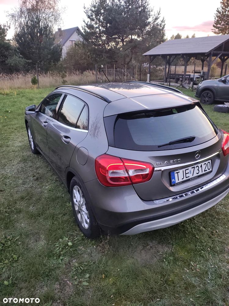 Mercedes-Benz GLA 200 - 15
