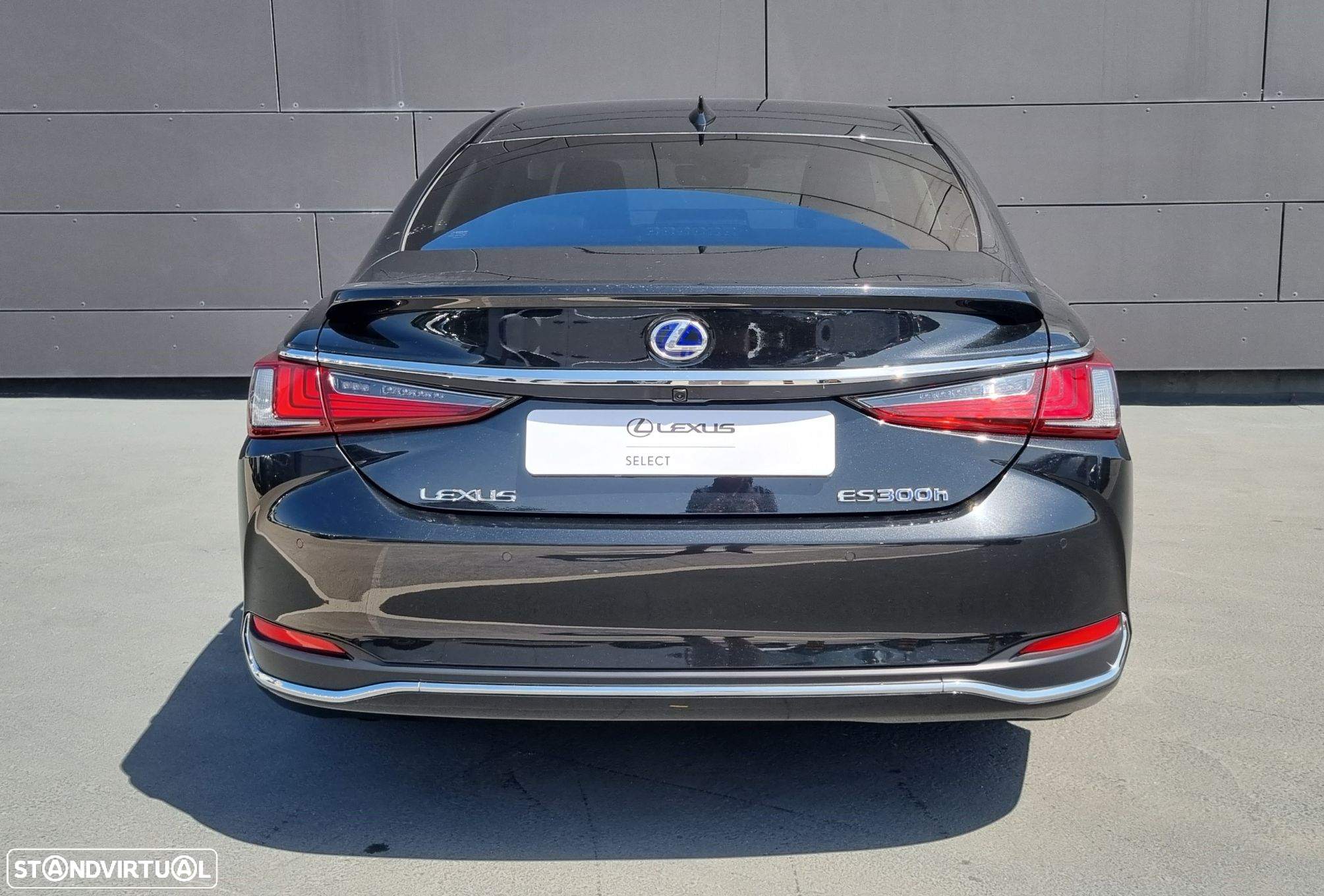 Lexus ES 300h Special Edition - 4