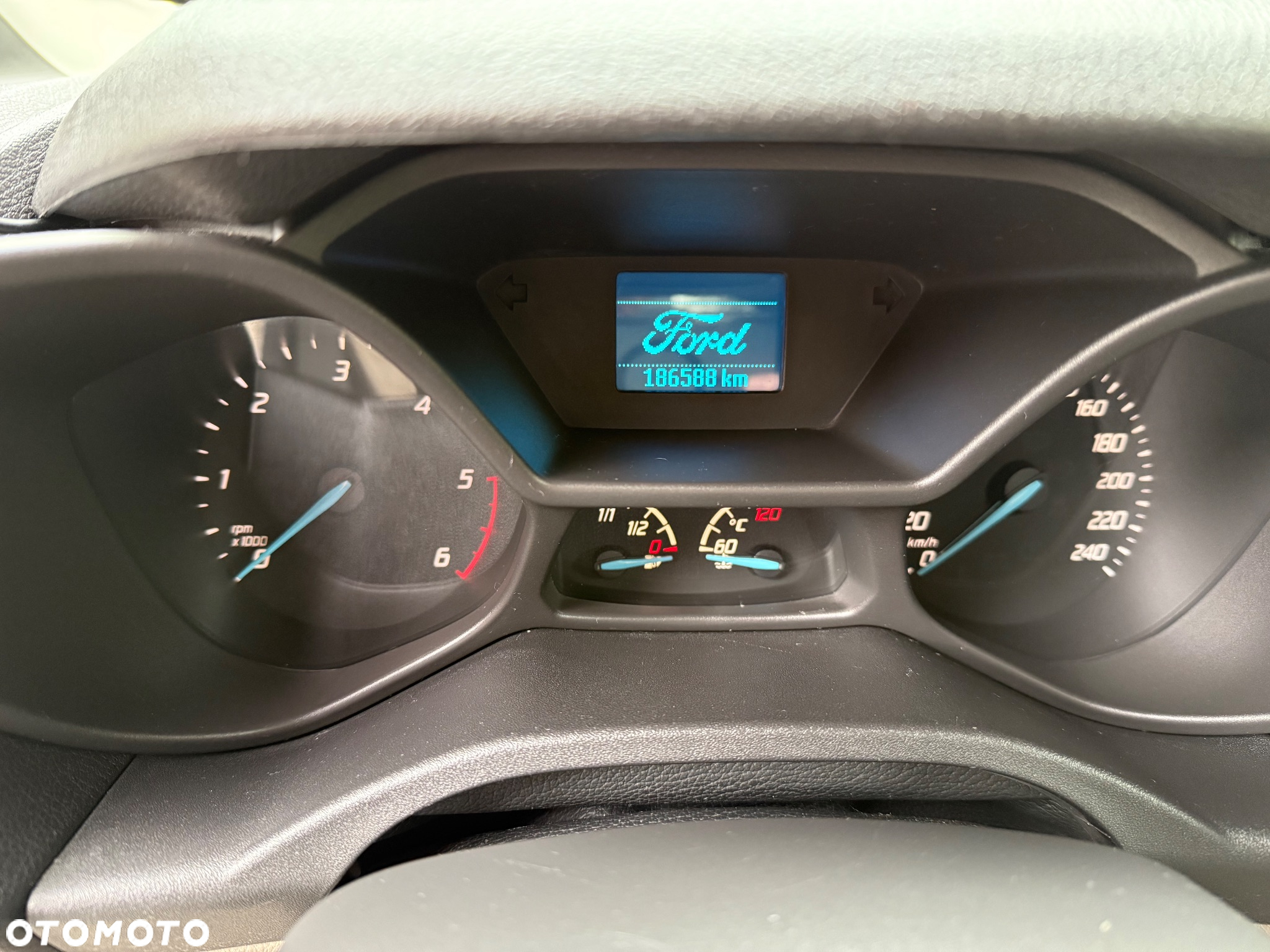 Ford Tourneo Connect 1.5 TDCi Titanium - 9