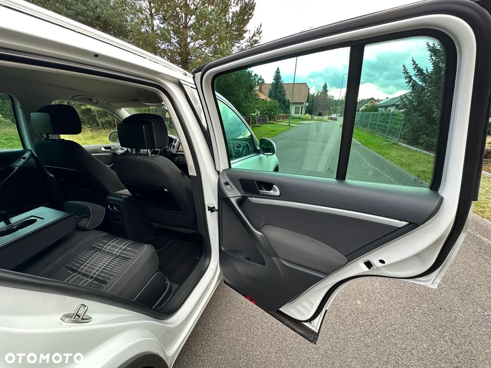 Volkswagen Tiguan 1.4 TSI BlueMotion Technology Lounge Sport & Style - 25