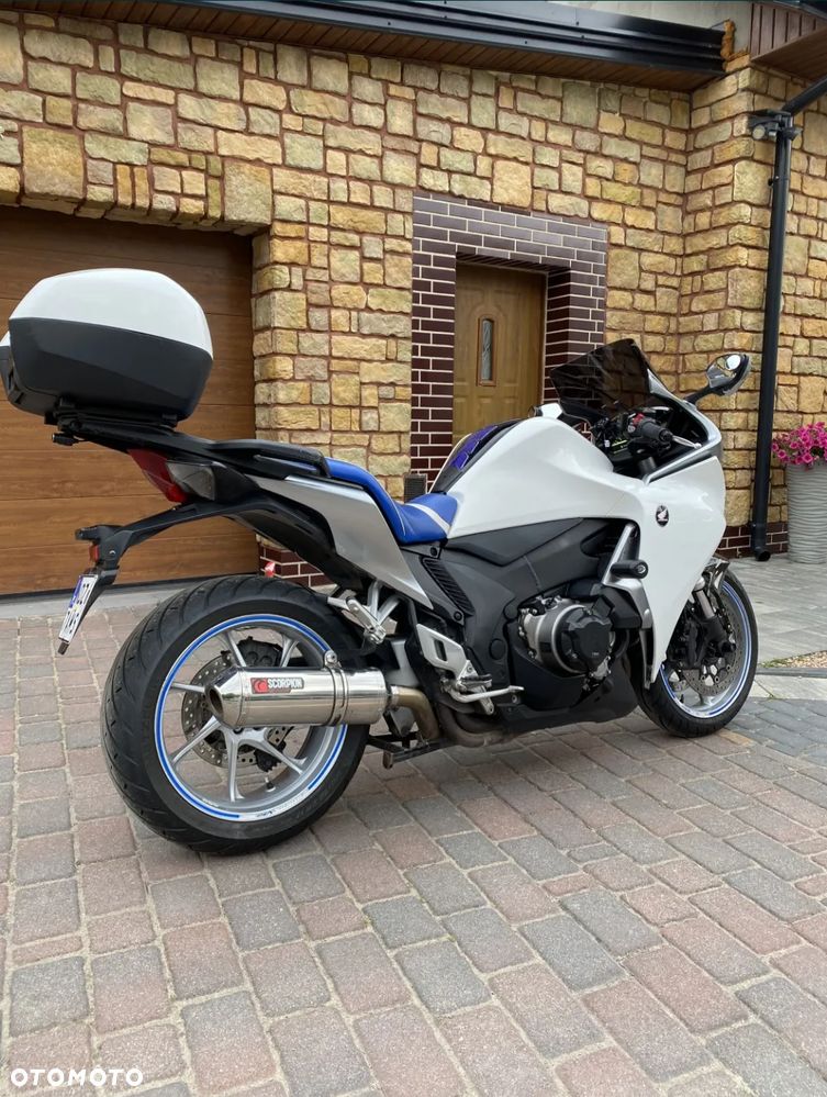 Honda VFR - 2