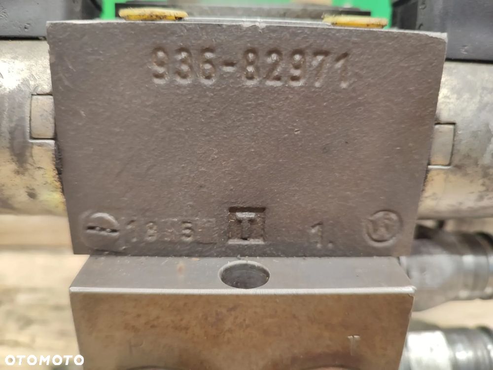 Blok zaworów kierunkowych 935 82971 PARKER DENISON - 15