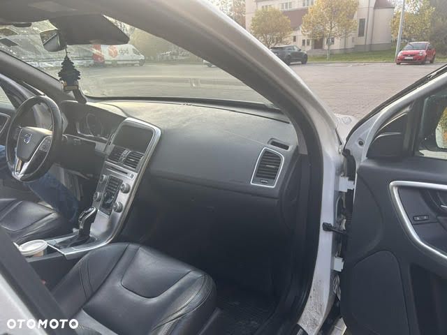 Volvo XC 60 D4 AWD Summum - 4