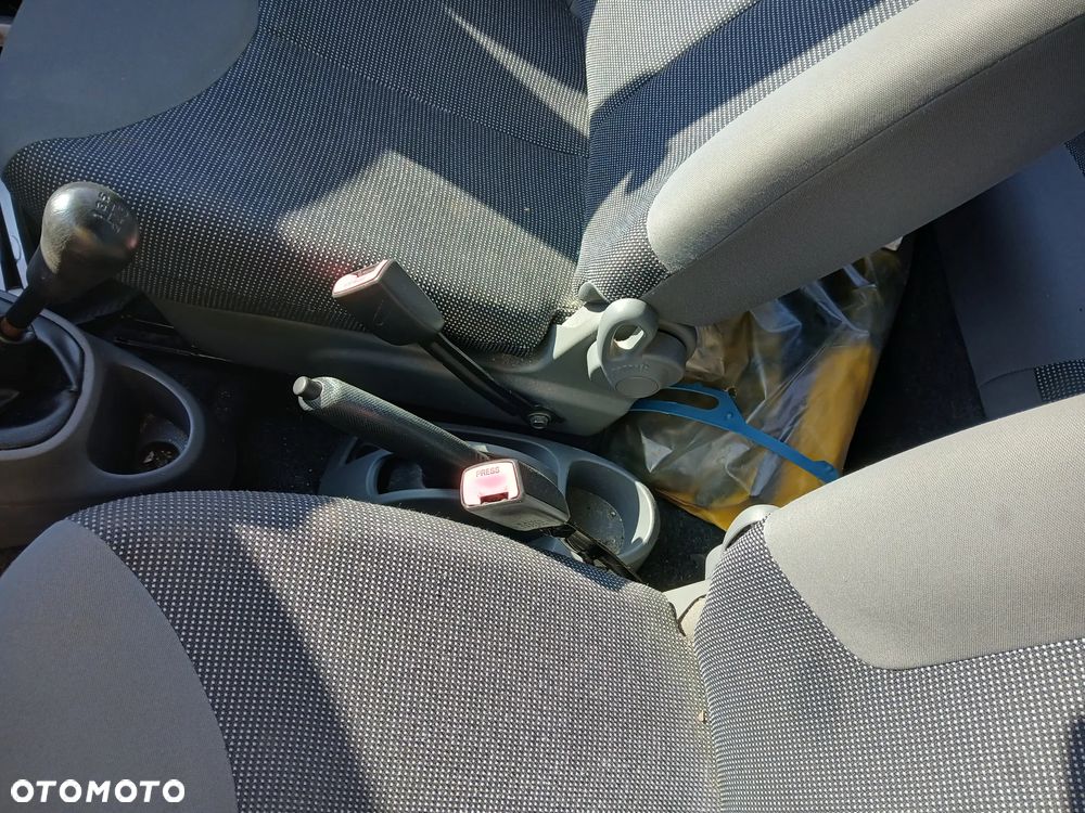 PEUGEOT 107 EXZ 08R fotel fotele kanapa deska kokpit podsufitka boczek boczki klamka podłokietnik - 6