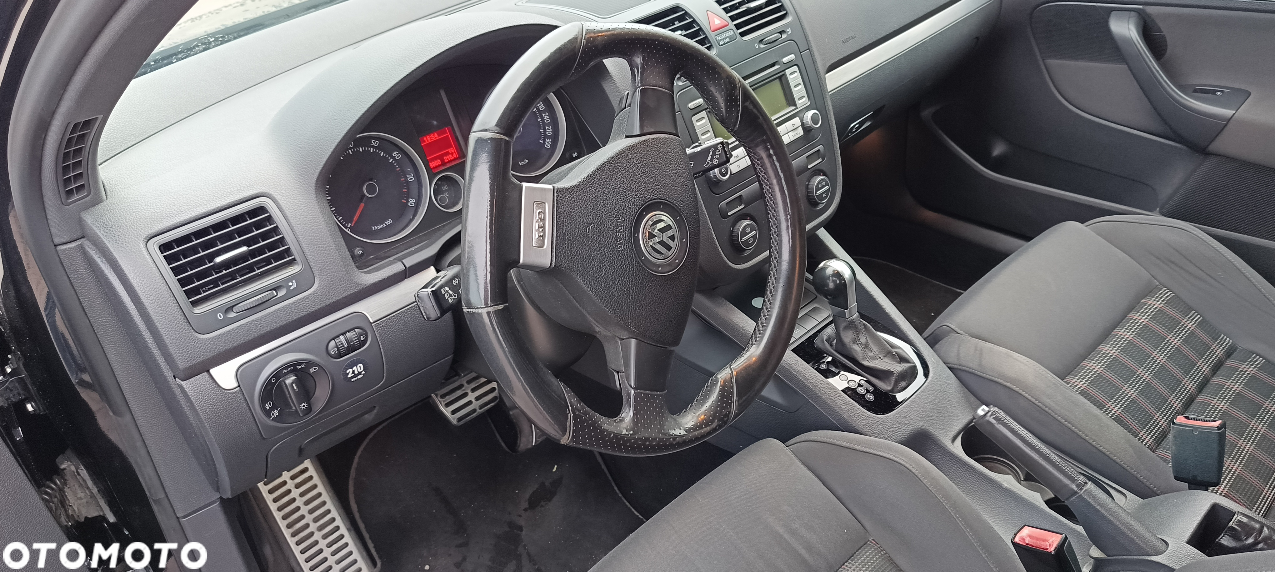 Volkswagen Golf 2.0 GTI DSG - 11