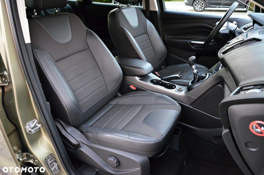 Ford Kuga - 37