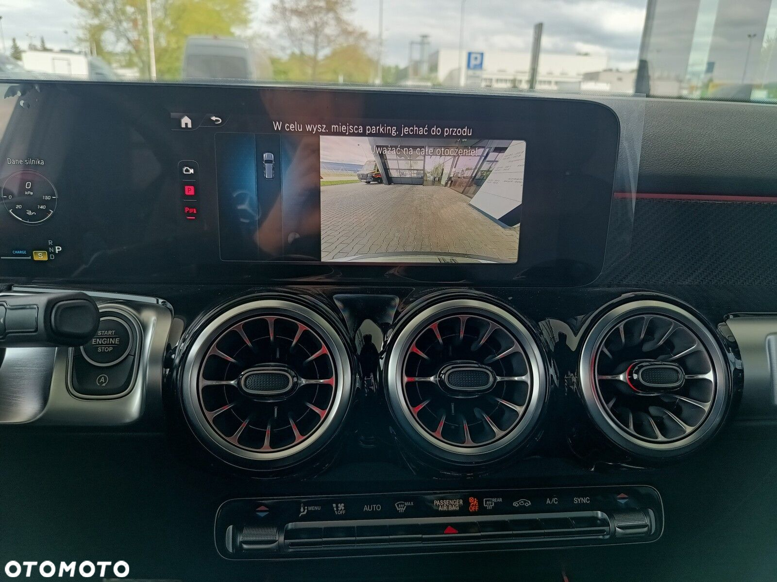Mercedes-Benz GLB - 18