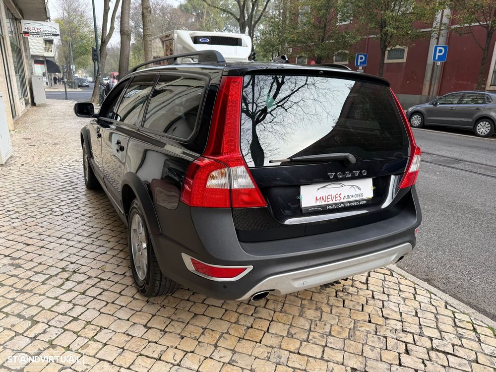 Volvo XC 70 D5 AWD Momentum - 4