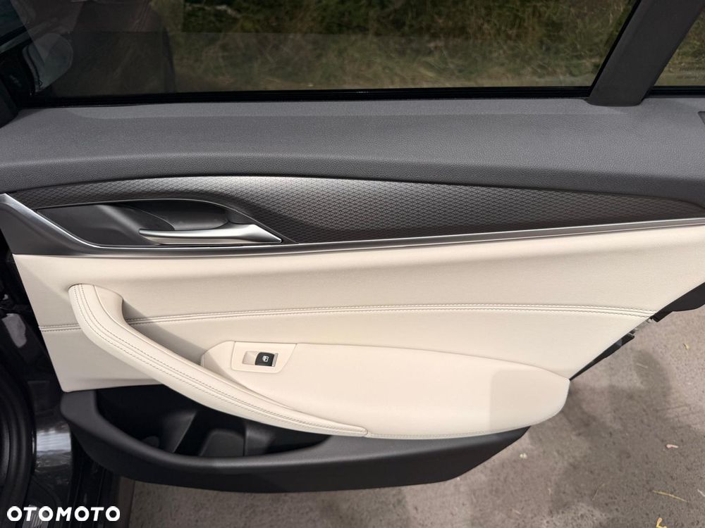 BMW Seria 5 530i xDrive mHEV M Sport sport - 19