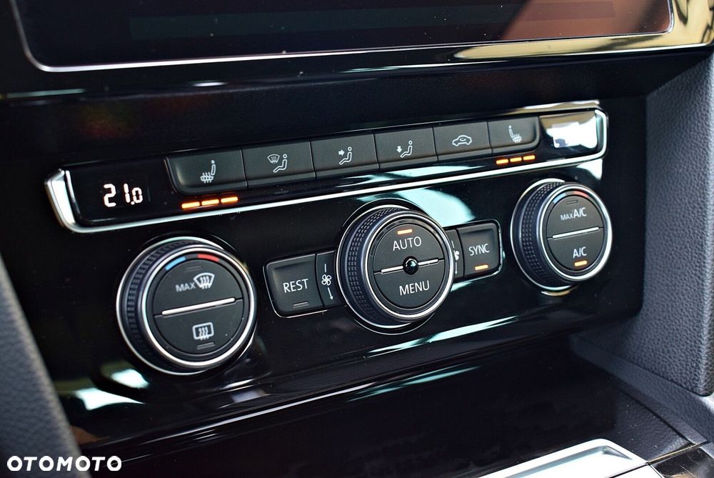 Volkswagen Passat - 26