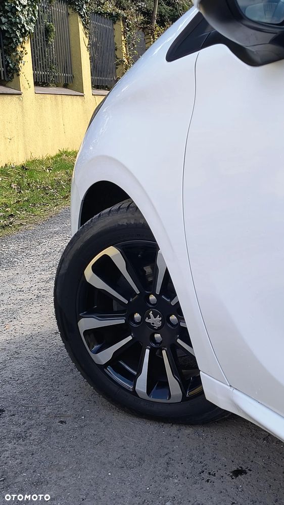 Peugeot 208 1.5 BlueHDi Allure S&S - 8