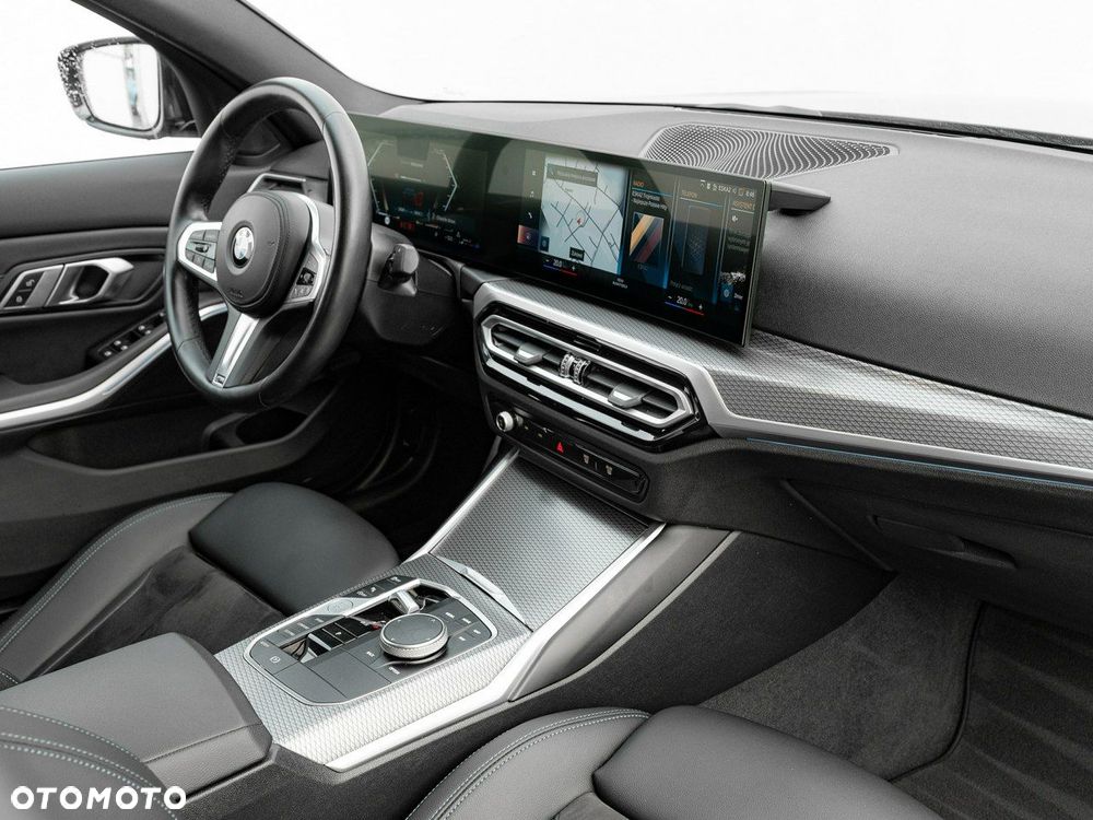 BMW Seria 3 318i M Sport - 31