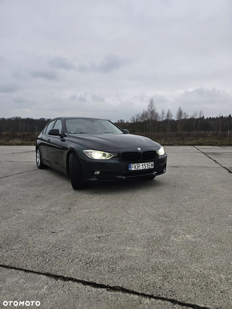 BMW Seria 3 316d Luxury Line - 4