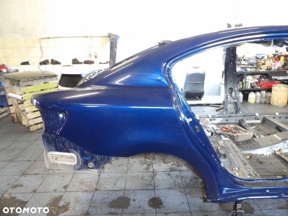 TOYOTA AVENSIS T27 LIFT SEDAN BŁOTNIK TYŁ PRAWY 8T5 - 1