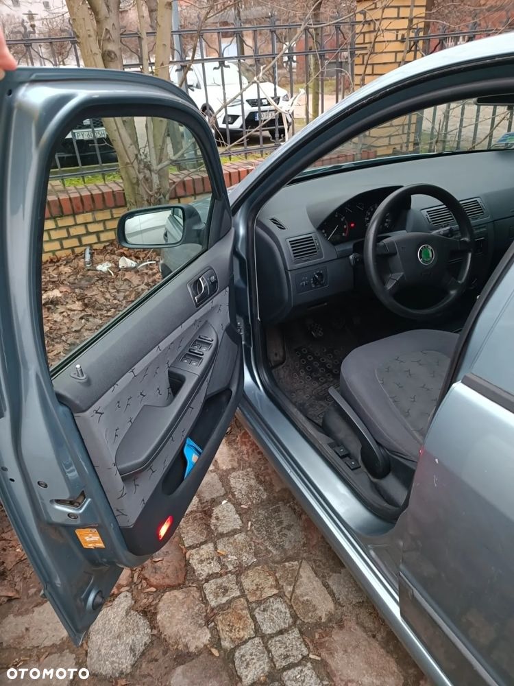 Skoda Fabia 1.4 16V Elegance - 9