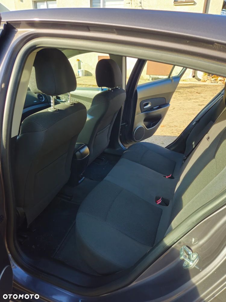Chevrolet Cruze 1.8 LT - 12