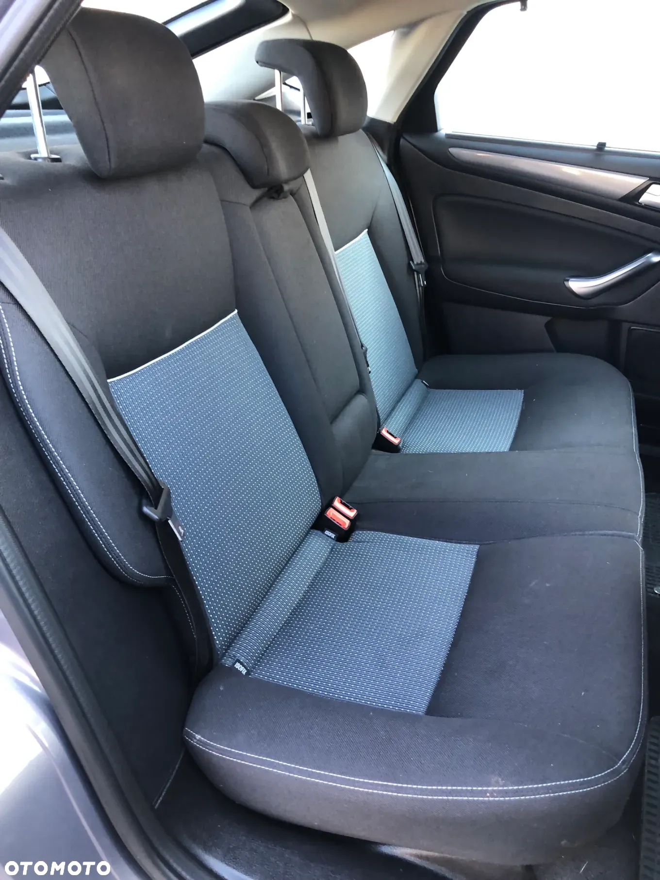 Ford Mondeo - 38