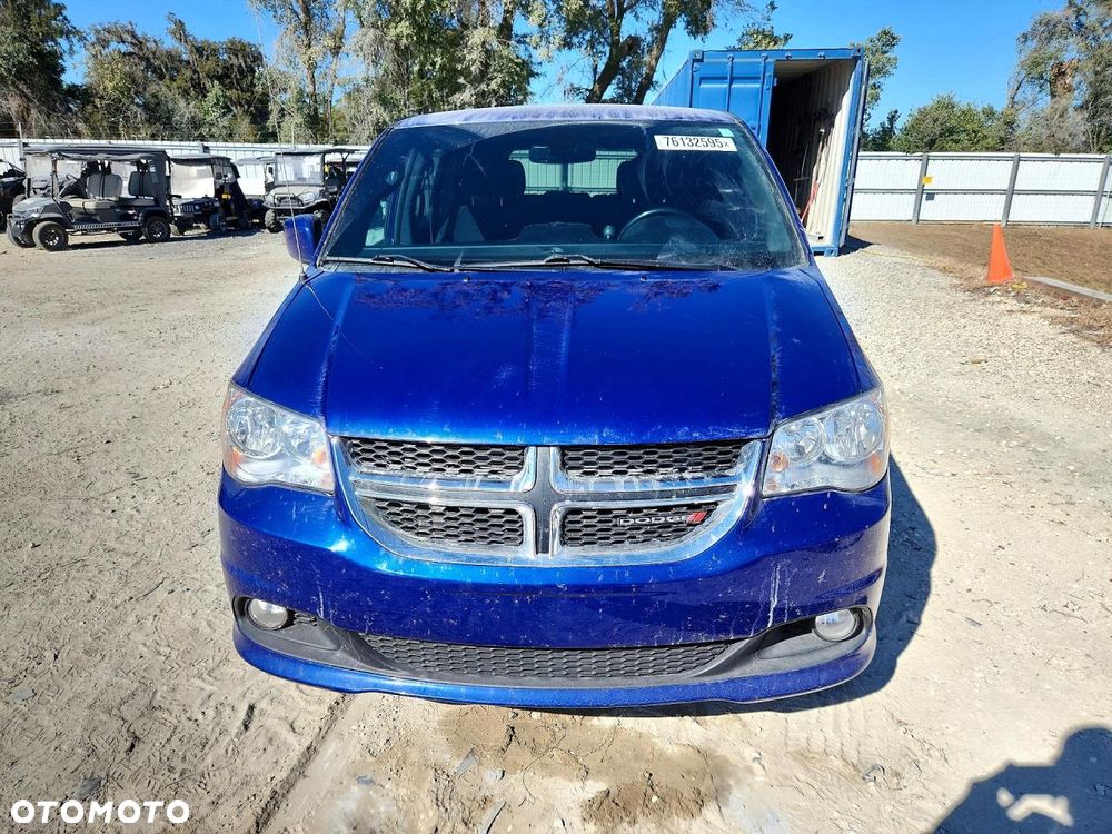 Dodge Grand Caravan - 6