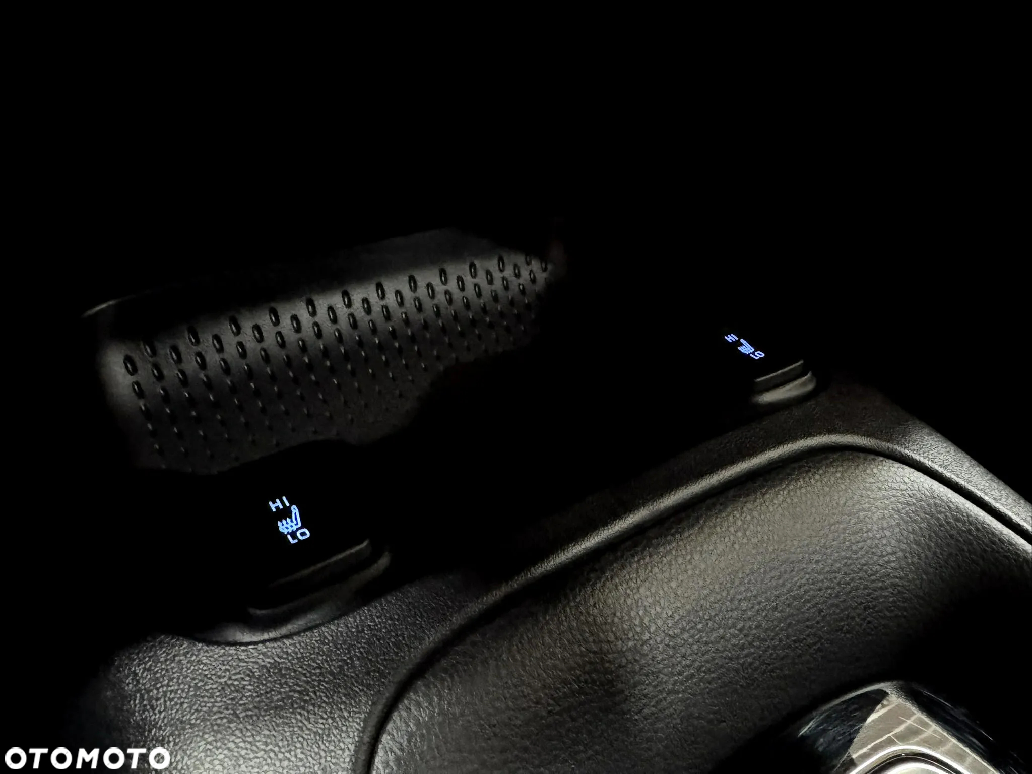 Toyota Corolla 1.8 Hybrid GPF Comfort - 24